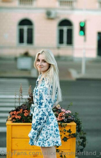 aliceinwonderland_xo
