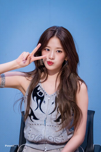 An Yujin 안유진 |