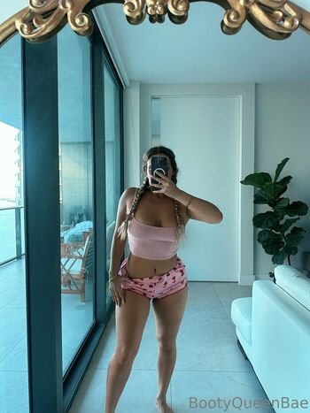bootyqueenbae