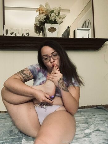 curvycamilafree