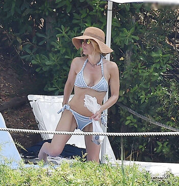 Gillian Anderson