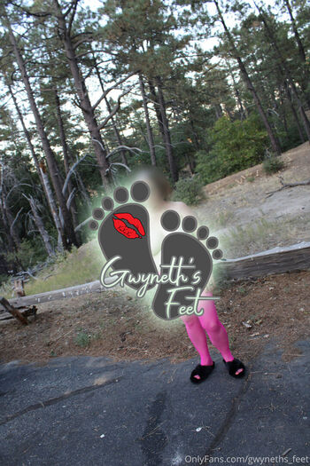 gwyneths_feet
