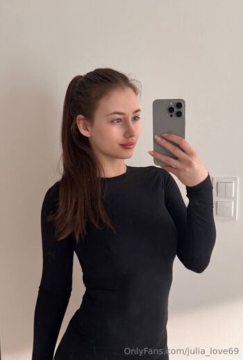 julia_love69