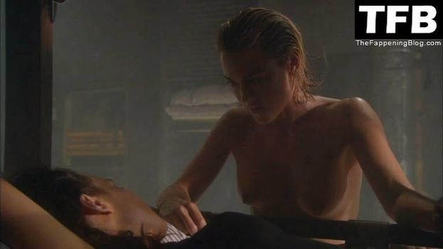 Kelly Carlson