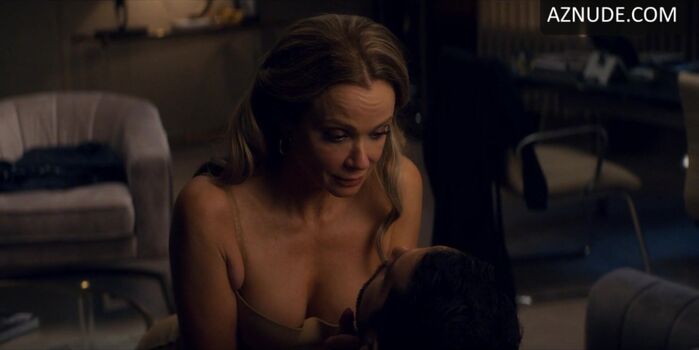 Lauren Holly