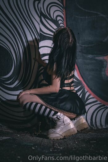 Lilgothbarbie