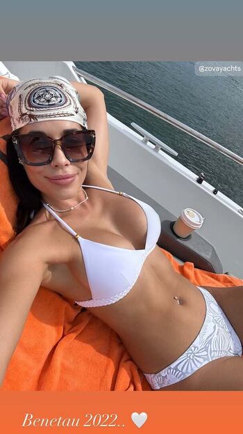 Lucie Zova (@lucie_zova) Satin Bloom