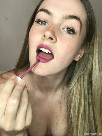 rhimarie_xo