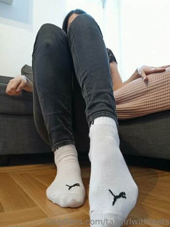 tallgirlwithfeets