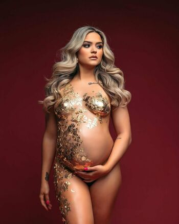 Taynara Conti