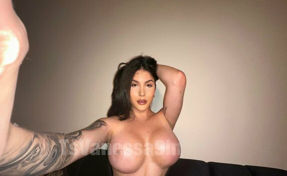 TS Vanessa9in