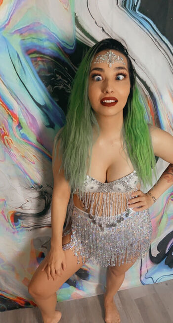 WatchGirlsPlay