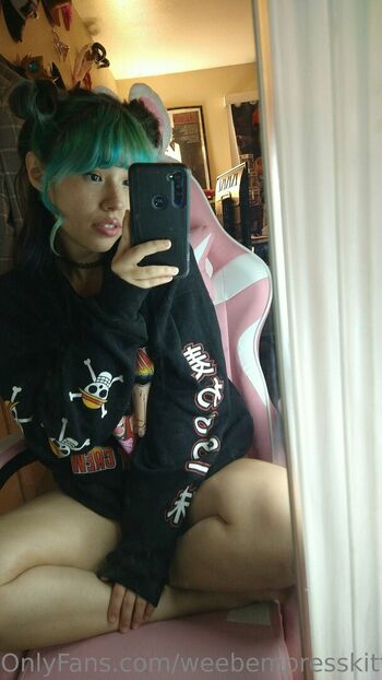 weebempresskittenlee